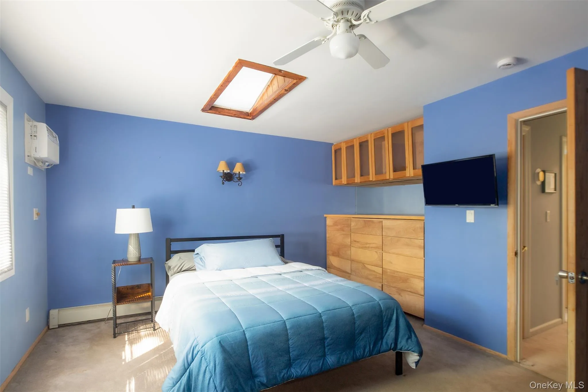 Second floorBuilt in dresser drawers and cabinets with glass doors for display.Remote controlled Skylight with built in rain sensor. Second floorBuilt in dresser drawers and cabinets with glass doors for display.Remote controlled Skylight with built in rain sensor.