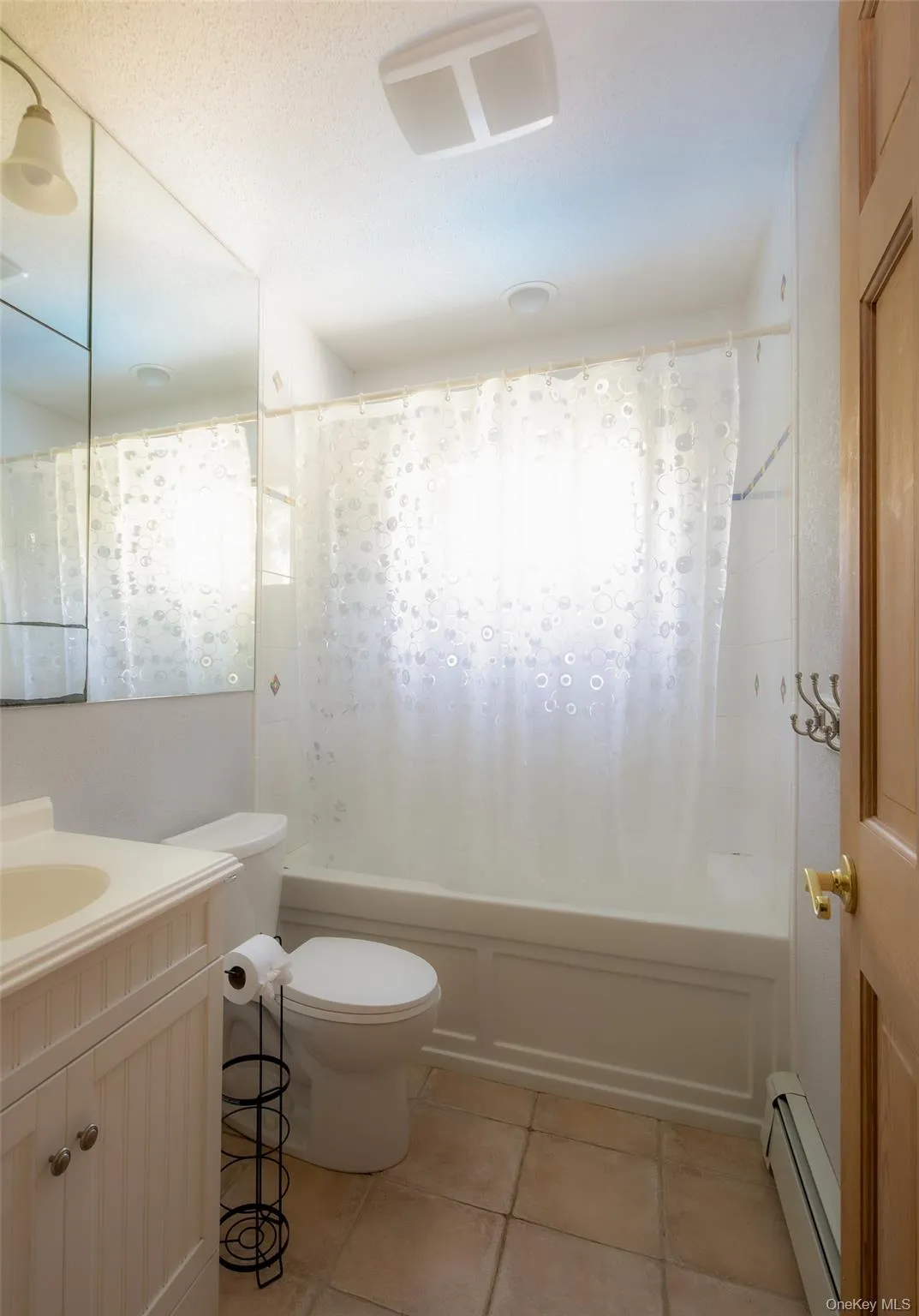 Second floor bathroom with deep soaking tub. Second floor bathroom with deep soaking tub.
