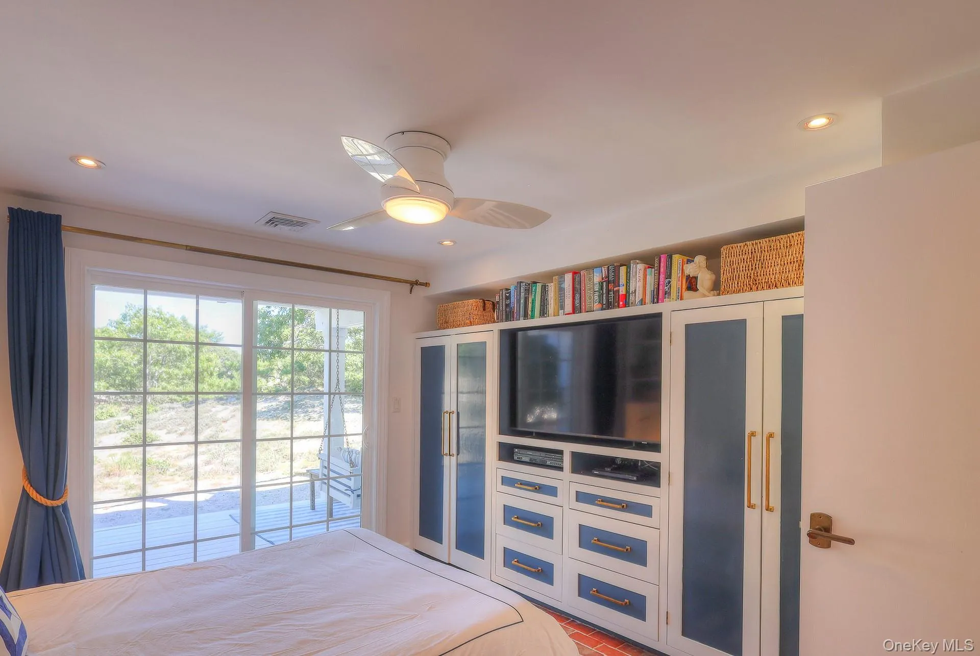 18 Cliff Road, East Hampton, NY, 3 Bedrooms Bedrooms, 9 Rooms Rooms,2 BathroomsBathrooms,Residential,For Rent,Cliff,0,1045420 18 Cliff Road, East Hampton, NY, 3 Bedrooms Bedrooms, 9 Rooms Rooms,2 BathroomsBathrooms,Residential,For Rent,Cliff,0,1045420