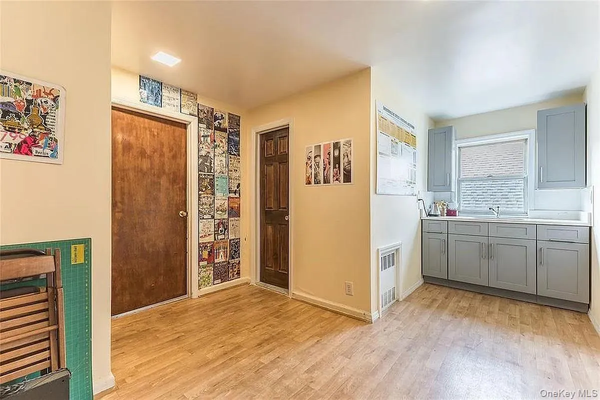 80-15B 168th Street, New York, NY, 5 Bedrooms Bedrooms, 10 Rooms Rooms,3 BathroomsBathrooms,Residential,For Rent,168th,0,1045423 80-15B 168th Street, New York, NY, 5 Bedrooms Bedrooms, 10 Rooms Rooms,3 BathroomsBathrooms,Residential,For Rent,168th,0,1045423