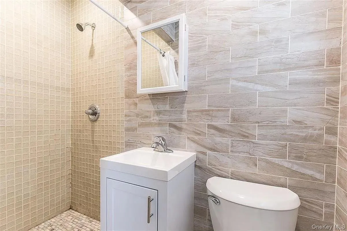 80-15B 168th Street, New York, NY, 5 Bedrooms Bedrooms, 10 Rooms Rooms,3 BathroomsBathrooms,Residential,For Rent,168th,0,1045423 80-15B 168th Street, New York, NY, 5 Bedrooms Bedrooms, 10 Rooms Rooms,3 BathroomsBathrooms,Residential,For Rent,168th,0,1045423
