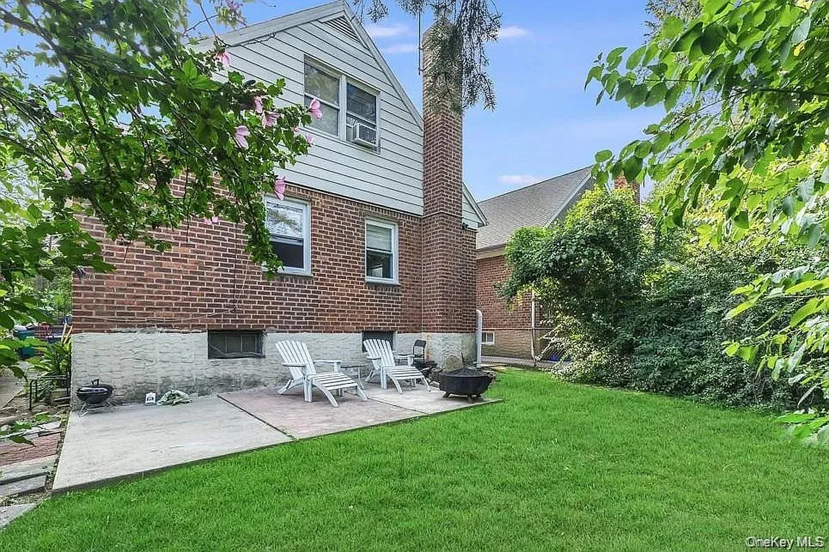 80-15B 168th Street, New York, NY, 5 Bedrooms Bedrooms, 10 Rooms Rooms,3 BathroomsBathrooms,Residential,For Rent,168th,0,1045423 80-15B 168th Street, New York, NY, 5 Bedrooms Bedrooms, 10 Rooms Rooms,3 BathroomsBathrooms,Residential,For Rent,168th,0,1045423