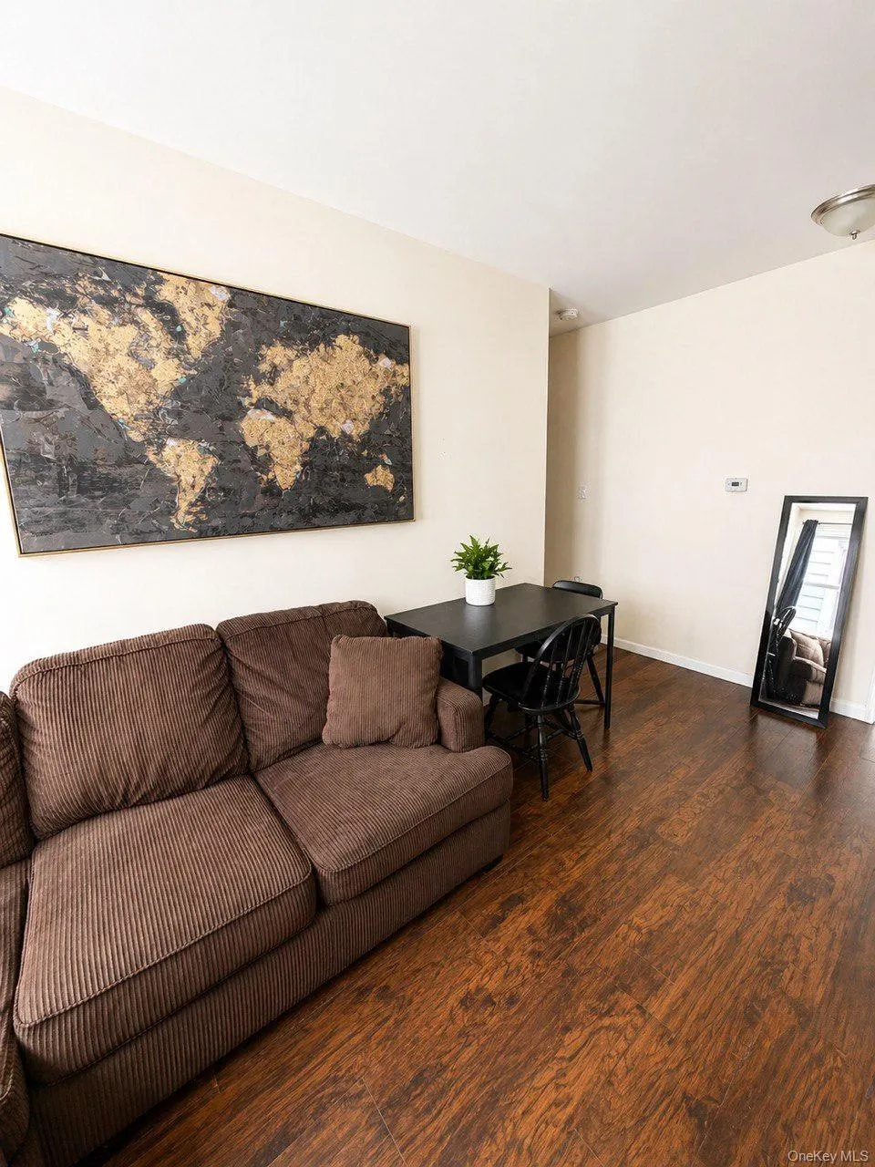 8269 166th Street, New York, NY, 4 Bedrooms Bedrooms, 6 Rooms Rooms,1 BathroomBathrooms,Residential Lease,For Rent,166th,0,1045428 8269 166th Street, New York, NY, 4 Bedrooms Bedrooms, 6 Rooms Rooms,1 BathroomBathrooms,Residential Lease,For Rent,166th,0,1045428