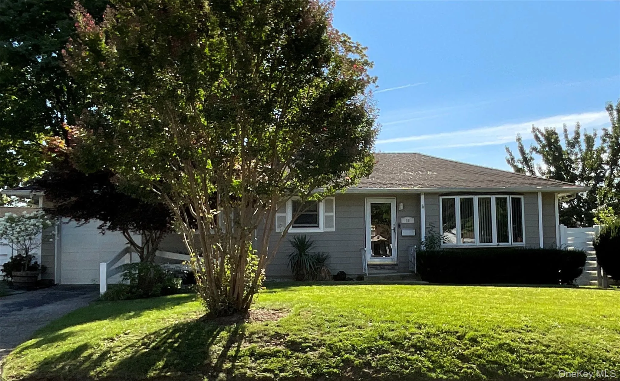 28 Pleasant Avenue, Oyster Bay, NY, 3 Bedrooms Bedrooms, 7 Rooms Rooms,2 BathroomsBathrooms,Residential,For Rent,Pleasant,0,1045429 28 Pleasant Avenue, Oyster Bay, NY, 3 Bedrooms Bedrooms, 7 Rooms Rooms,2 BathroomsBathrooms,Residential,For Rent,Pleasant,0,1045429