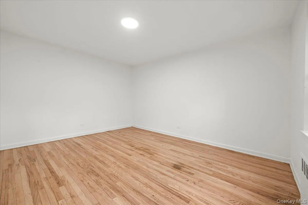 3260 Netherland Avenue, New York, NY, 1 Bedroom Bedrooms, 4 Rooms Rooms,1 BathroomBathrooms,Residential,For Rent,Netherland,0,1045434 3260 Netherland Avenue, New York, NY, 1 Bedroom Bedrooms, 4 Rooms Rooms,1 BathroomBathrooms,Residential,For Rent,Netherland,0,1045434