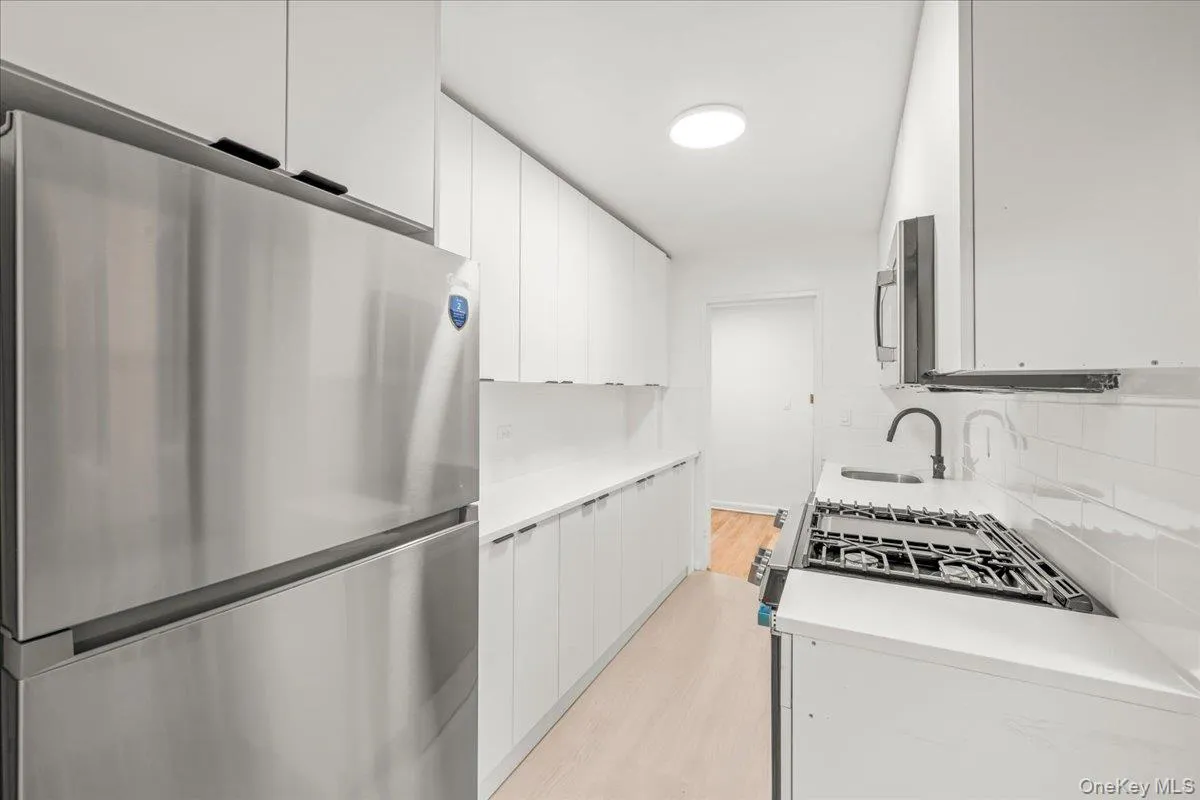3260 Netherland Avenue, New York, NY, 1 Bedroom Bedrooms, 4 Rooms Rooms,1 BathroomBathrooms,Residential,For Rent,Netherland,0,1045434 3260 Netherland Avenue, New York, NY, 1 Bedroom Bedrooms, 4 Rooms Rooms,1 BathroomBathrooms,Residential,For Rent,Netherland,0,1045434