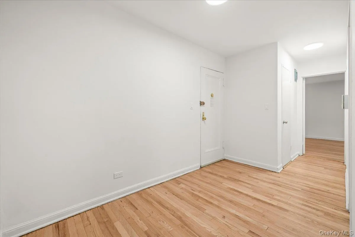 3260 Netherland Avenue, New York, NY, 1 Bedroom Bedrooms, 4 Rooms Rooms,1 BathroomBathrooms,Residential,For Rent,Netherland,0,1045434 3260 Netherland Avenue, New York, NY, 1 Bedroom Bedrooms, 4 Rooms Rooms,1 BathroomBathrooms,Residential,For Rent,Netherland,0,1045434