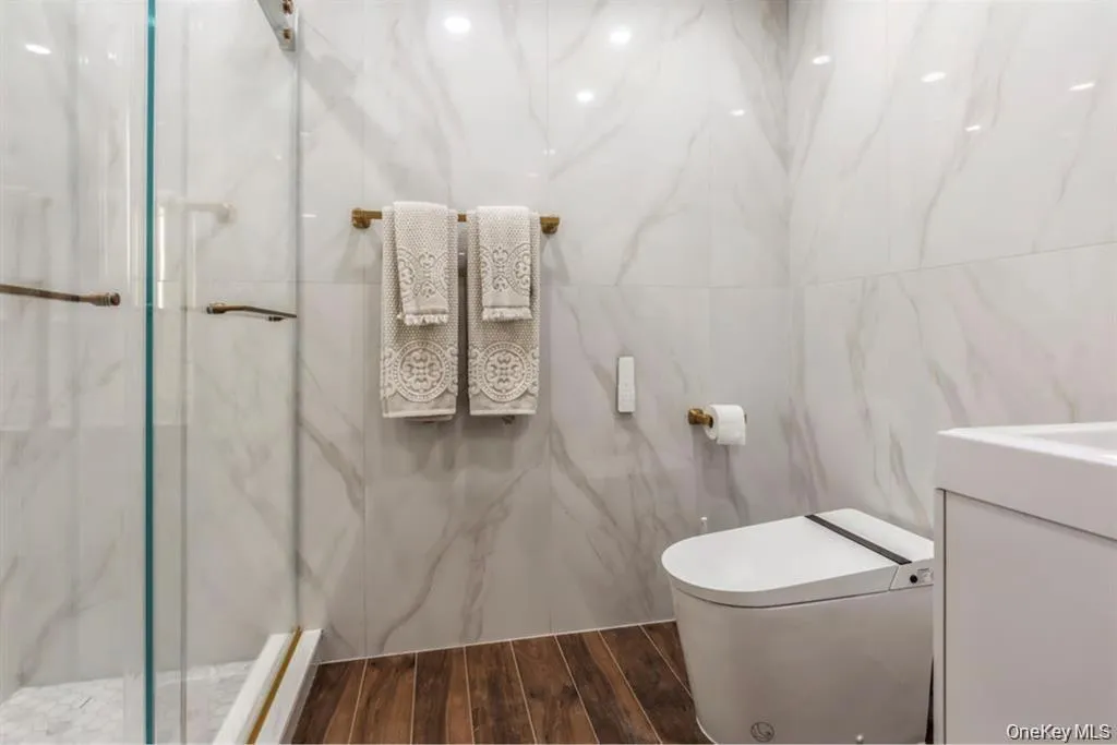 12 Midvale Avenue, Brookhaven, NY, 4 Bedrooms Bedrooms, 7 Rooms Rooms,3 BathroomsBathrooms,Residential,For Rent,Midvale,0,1045441 12 Midvale Avenue, Brookhaven, NY, 4 Bedrooms Bedrooms, 7 Rooms Rooms,3 BathroomsBathrooms,Residential,For Rent,Midvale,0,1045441
