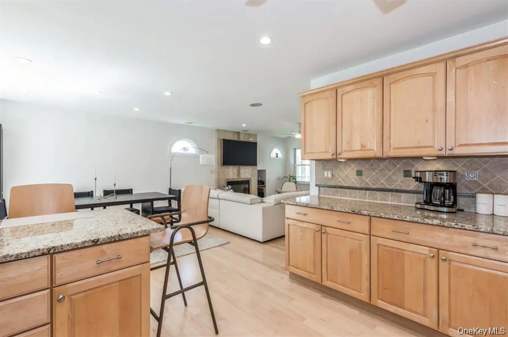 12 Midvale Avenue, Brookhaven, NY, 4 Bedrooms Bedrooms, 7 Rooms Rooms,3 BathroomsBathrooms,Residential,For Rent,Midvale,0,1045441 12 Midvale Avenue, Brookhaven, NY, 4 Bedrooms Bedrooms, 7 Rooms Rooms,3 BathroomsBathrooms,Residential,For Rent,Midvale,0,1045441
