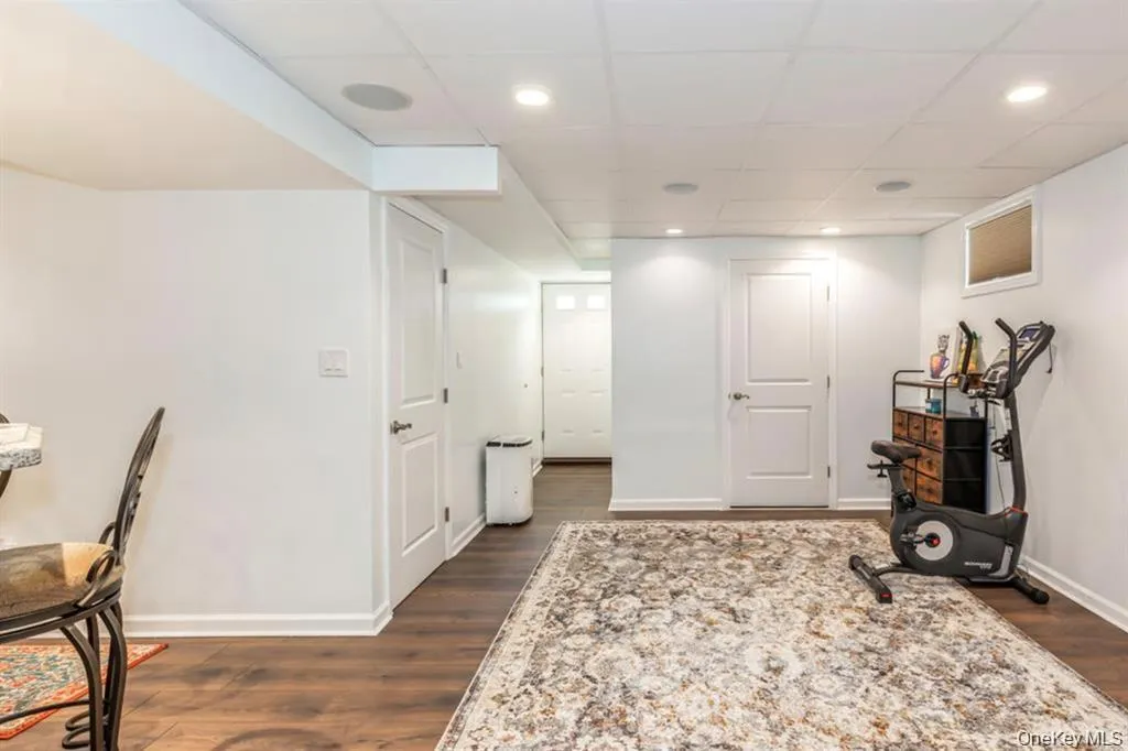 12 Midvale Avenue, Brookhaven, NY, 4 Bedrooms Bedrooms, 7 Rooms Rooms,3 BathroomsBathrooms,Residential,For Rent,Midvale,0,1045441 12 Midvale Avenue, Brookhaven, NY, 4 Bedrooms Bedrooms, 7 Rooms Rooms,3 BathroomsBathrooms,Residential,For Rent,Midvale,0,1045441