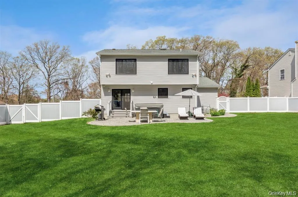 12 Midvale Avenue, Brookhaven, NY, 4 Bedrooms Bedrooms, 7 Rooms Rooms,3 BathroomsBathrooms,Residential,For Rent,Midvale,0,1045441 12 Midvale Avenue, Brookhaven, NY, 4 Bedrooms Bedrooms, 7 Rooms Rooms,3 BathroomsBathrooms,Residential,For Rent,Midvale,0,1045441