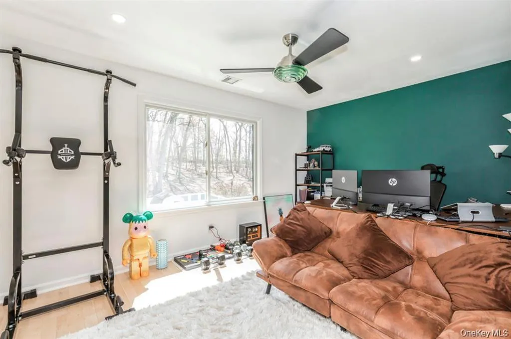 12 Midvale Avenue, Brookhaven, NY, 4 Bedrooms Bedrooms, 7 Rooms Rooms,3 BathroomsBathrooms,Residential,For Rent,Midvale,0,1045441 12 Midvale Avenue, Brookhaven, NY, 4 Bedrooms Bedrooms, 7 Rooms Rooms,3 BathroomsBathrooms,Residential,For Rent,Midvale,0,1045441