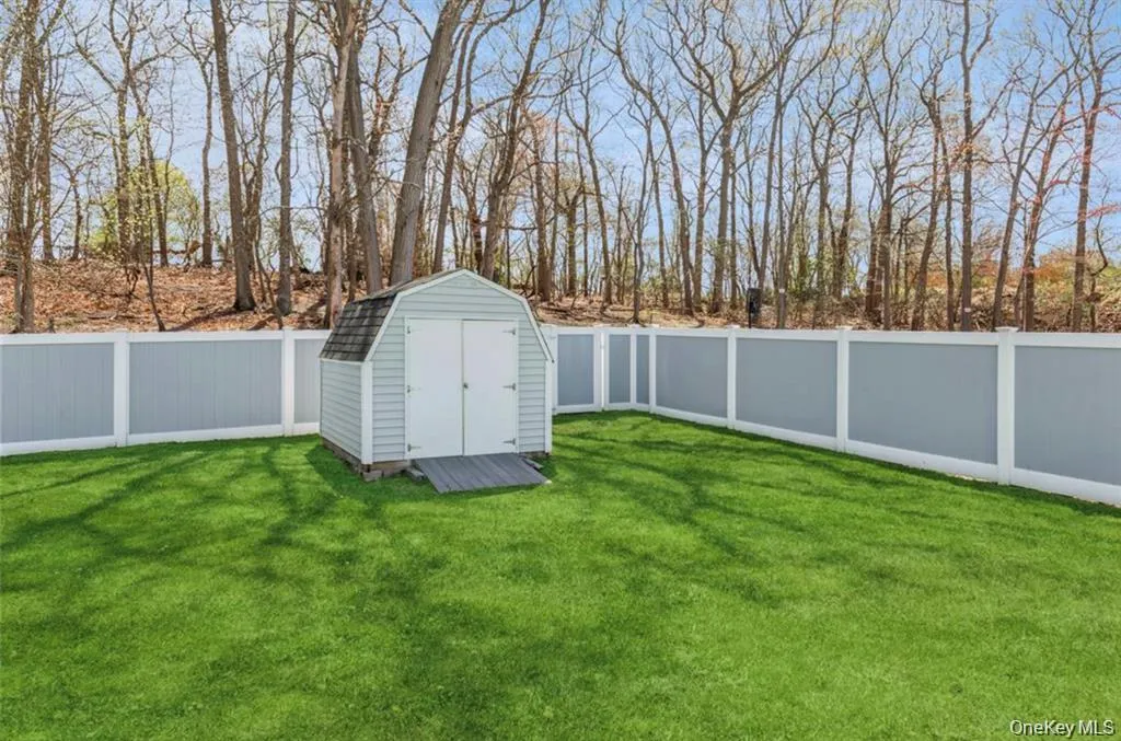 12 Midvale Avenue, Brookhaven, NY, 4 Bedrooms Bedrooms, 7 Rooms Rooms,3 BathroomsBathrooms,Residential,For Rent,Midvale,0,1045441 12 Midvale Avenue, Brookhaven, NY, 4 Bedrooms Bedrooms, 7 Rooms Rooms,3 BathroomsBathrooms,Residential,For Rent,Midvale,0,1045441