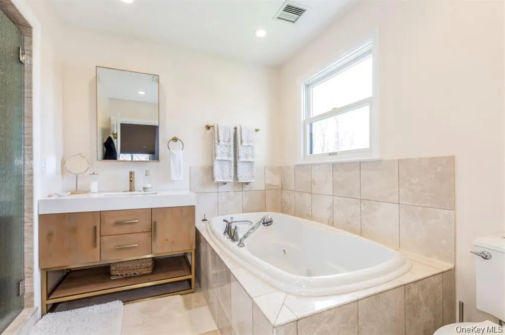 12 Midvale Avenue, Brookhaven, NY, 4 Bedrooms Bedrooms, 7 Rooms Rooms,3 BathroomsBathrooms,Residential,For Rent,Midvale,0,1045441 12 Midvale Avenue, Brookhaven, NY, 4 Bedrooms Bedrooms, 7 Rooms Rooms,3 BathroomsBathrooms,Residential,For Rent,Midvale,0,1045441