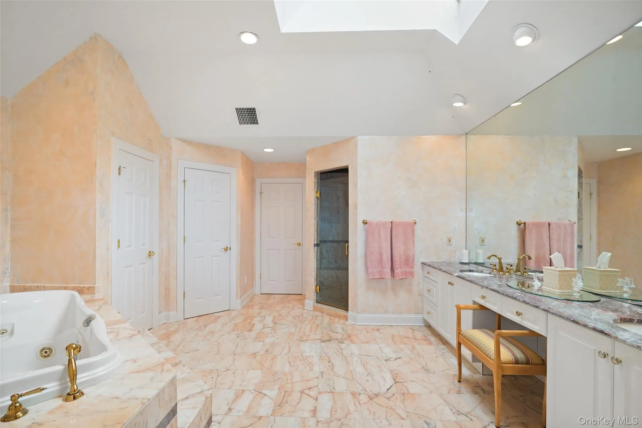 18 Clara Lane, Carmel, NY, 4 Bedrooms Bedrooms, 9 Rooms Rooms,4 BathroomsBathrooms,Residential,For Rent,Clara,0,1045446 18 Clara Lane, Carmel, NY, 4 Bedrooms Bedrooms, 9 Rooms Rooms,4 BathroomsBathrooms,Residential,For Rent,Clara,0,1045446