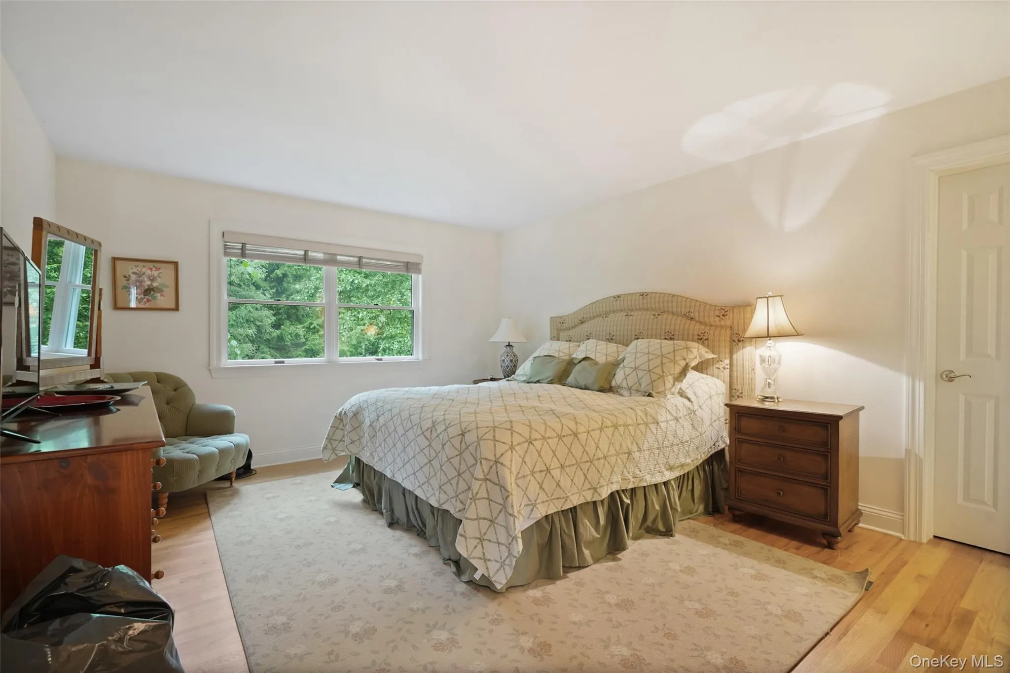 Bedroom with private bathroom Bedroom with private bathroom