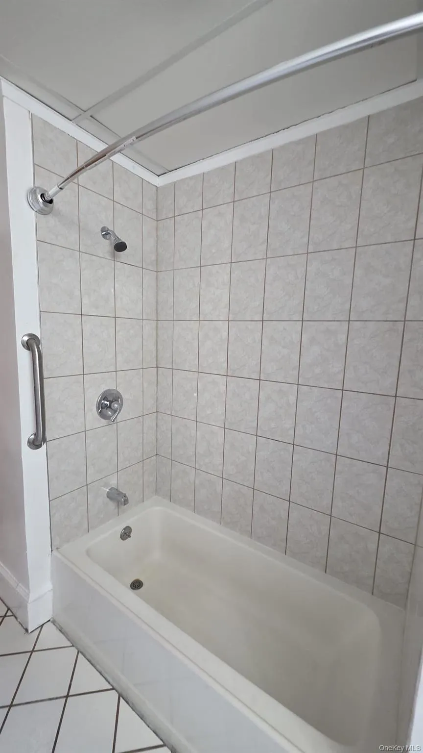 41 INNIS Avenue, Poughkeepsie, NY, 3 Bedrooms Bedrooms, 8 Rooms Rooms,1 BathroomBathrooms,Residential Lease,For Rent,INNIS,0,1045456 41 INNIS Avenue, Poughkeepsie, NY, 3 Bedrooms Bedrooms, 8 Rooms Rooms,1 BathroomBathrooms,Residential Lease,For Rent,INNIS,0,1045456