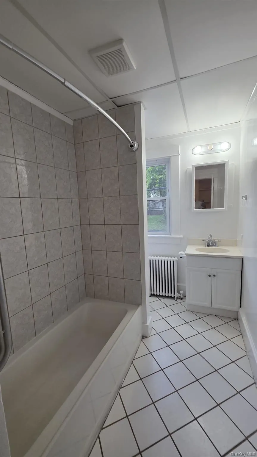 41 INNIS Avenue, Poughkeepsie, NY, 3 Bedrooms Bedrooms, 8 Rooms Rooms,1 BathroomBathrooms,Residential Lease,For Rent,INNIS,0,1045456 41 INNIS Avenue, Poughkeepsie, NY, 3 Bedrooms Bedrooms, 8 Rooms Rooms,1 BathroomBathrooms,Residential Lease,For Rent,INNIS,0,1045456