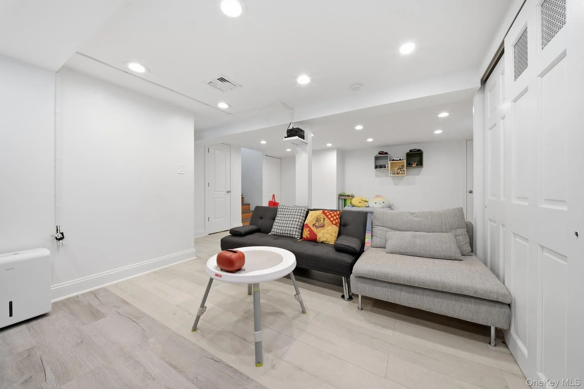 16 Spector Lane, Oyster Bay, NY, 3 Bedrooms Bedrooms, 6 Rooms Rooms,2 BathroomsBathrooms,Residential,For Rent,Spector,0,1045458 16 Spector Lane, Oyster Bay, NY, 3 Bedrooms Bedrooms, 6 Rooms Rooms,2 BathroomsBathrooms,Residential,For Rent,Spector,0,1045458