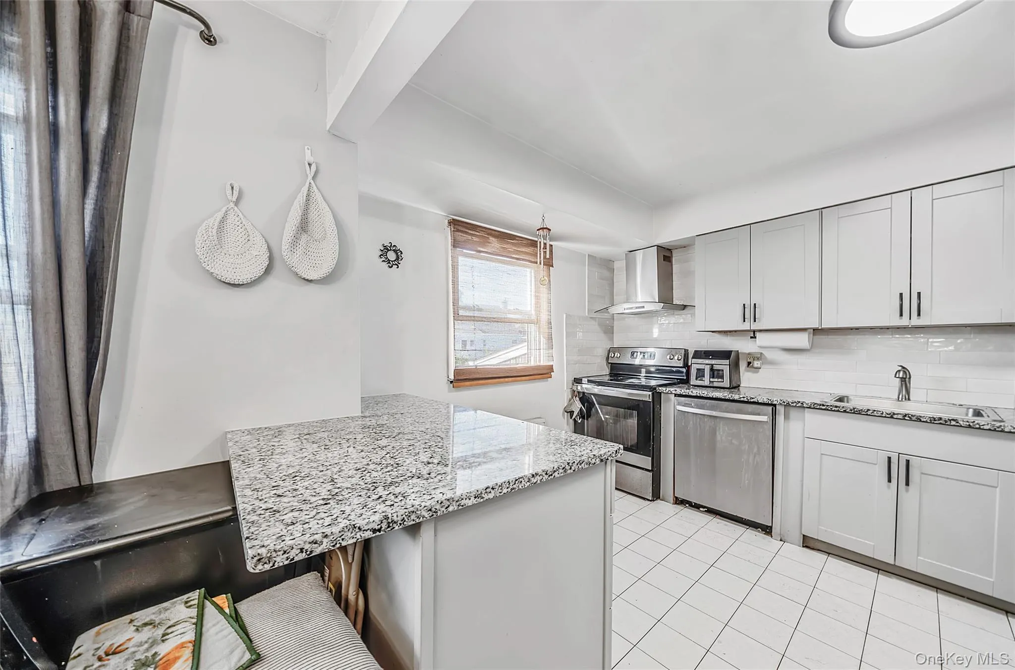 172 walnut, Oyster Bay, NY, 3 Bedrooms Bedrooms, 8 Rooms Rooms,1 BathroomBathrooms,Residential,For Rent,walnut,0,1045460 172 walnut, Oyster Bay, NY, 3 Bedrooms Bedrooms, 8 Rooms Rooms,1 BathroomBathrooms,Residential,For Rent,walnut,0,1045460