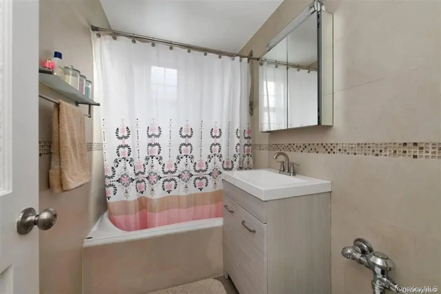 140-35 Burden Crescent, New York, NY, 2 Bedrooms Bedrooms, 5 Rooms Rooms,1 BathroomBathrooms,Residential,For Rent,Burden,0,1045463 140-35 Burden Crescent, New York, NY, 2 Bedrooms Bedrooms, 5 Rooms Rooms,1 BathroomBathrooms,Residential,For Rent,Burden,0,1045463