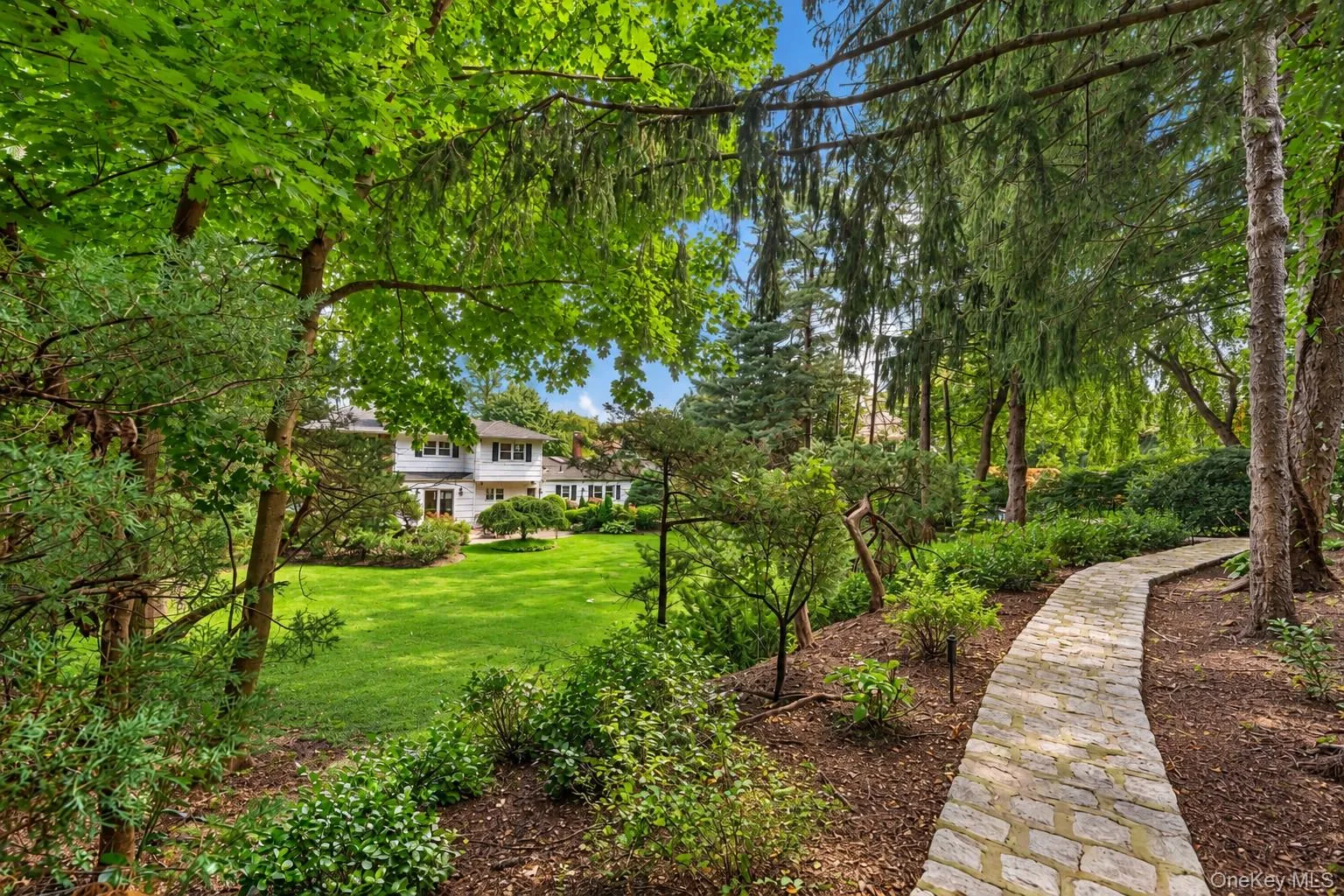 20 Chestnut Drive, North Hempstead, NY, 5 Bedrooms Bedrooms, 10 Rooms Rooms,4 BathroomsBathrooms,Residential,For Rent,Chestnut,0,1045469 20 Chestnut Drive, North Hempstead, NY, 5 Bedrooms Bedrooms, 10 Rooms Rooms,4 BathroomsBathrooms,Residential,For Rent,Chestnut,0,1045469