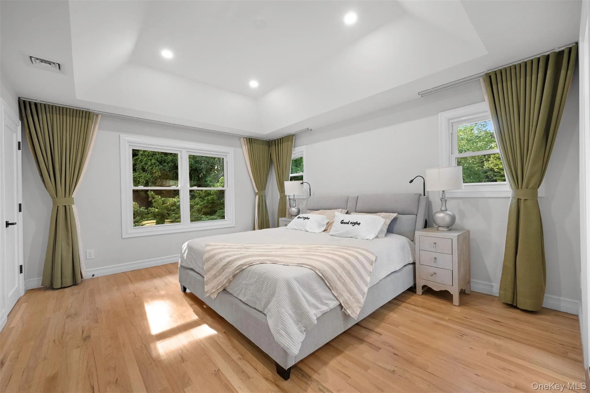 20 Chestnut Drive, North Hempstead, NY, 5 Bedrooms Bedrooms, 10 Rooms Rooms,4 BathroomsBathrooms,Residential,For Rent,Chestnut,0,1045469 20 Chestnut Drive, North Hempstead, NY, 5 Bedrooms Bedrooms, 10 Rooms Rooms,4 BathroomsBathrooms,Residential,For Rent,Chestnut,0,1045469