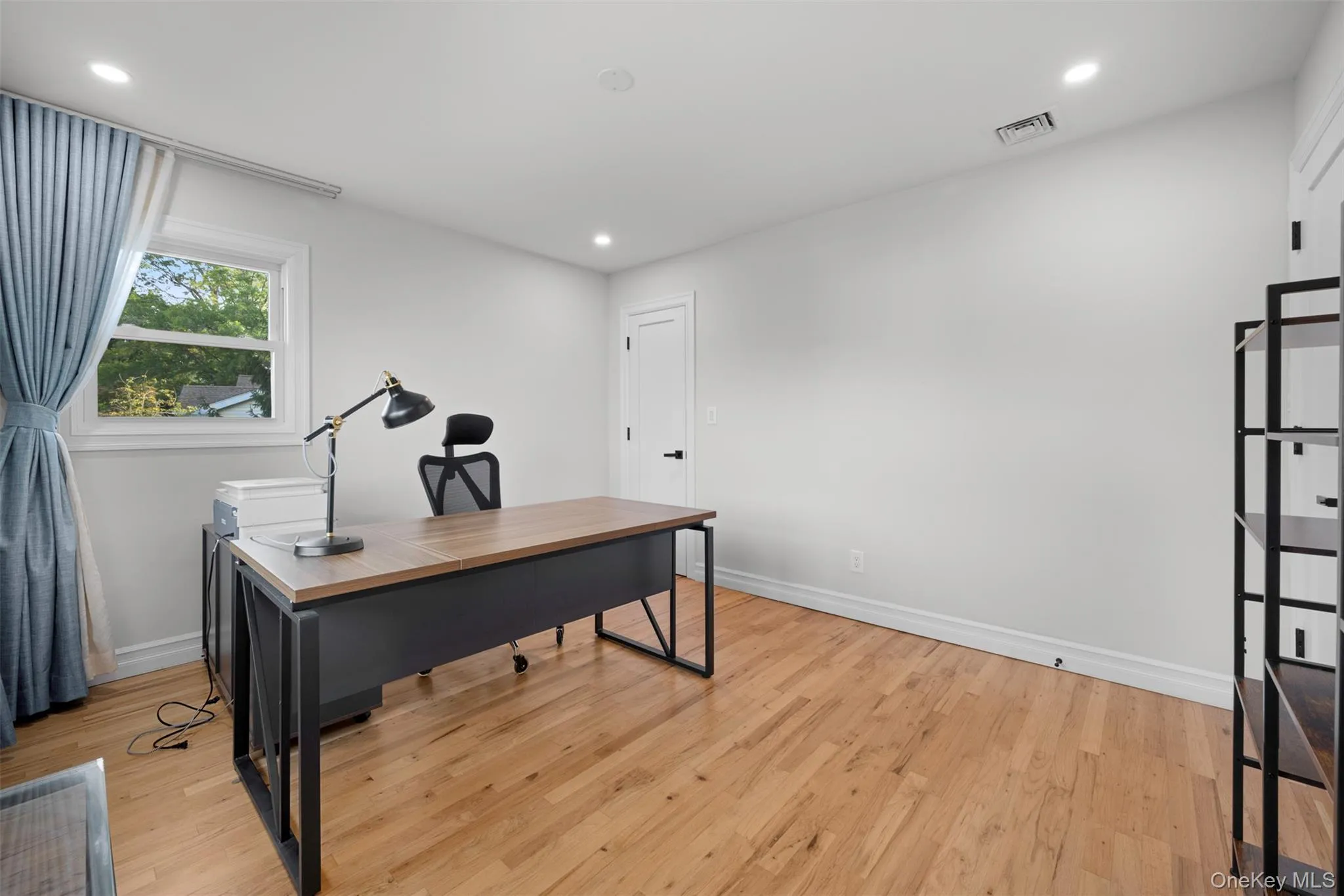20 Chestnut Drive, North Hempstead, NY, 5 Bedrooms Bedrooms, 10 Rooms Rooms,4 BathroomsBathrooms,Residential,For Rent,Chestnut,0,1045469 20 Chestnut Drive, North Hempstead, NY, 5 Bedrooms Bedrooms, 10 Rooms Rooms,4 BathroomsBathrooms,Residential,For Rent,Chestnut,0,1045469