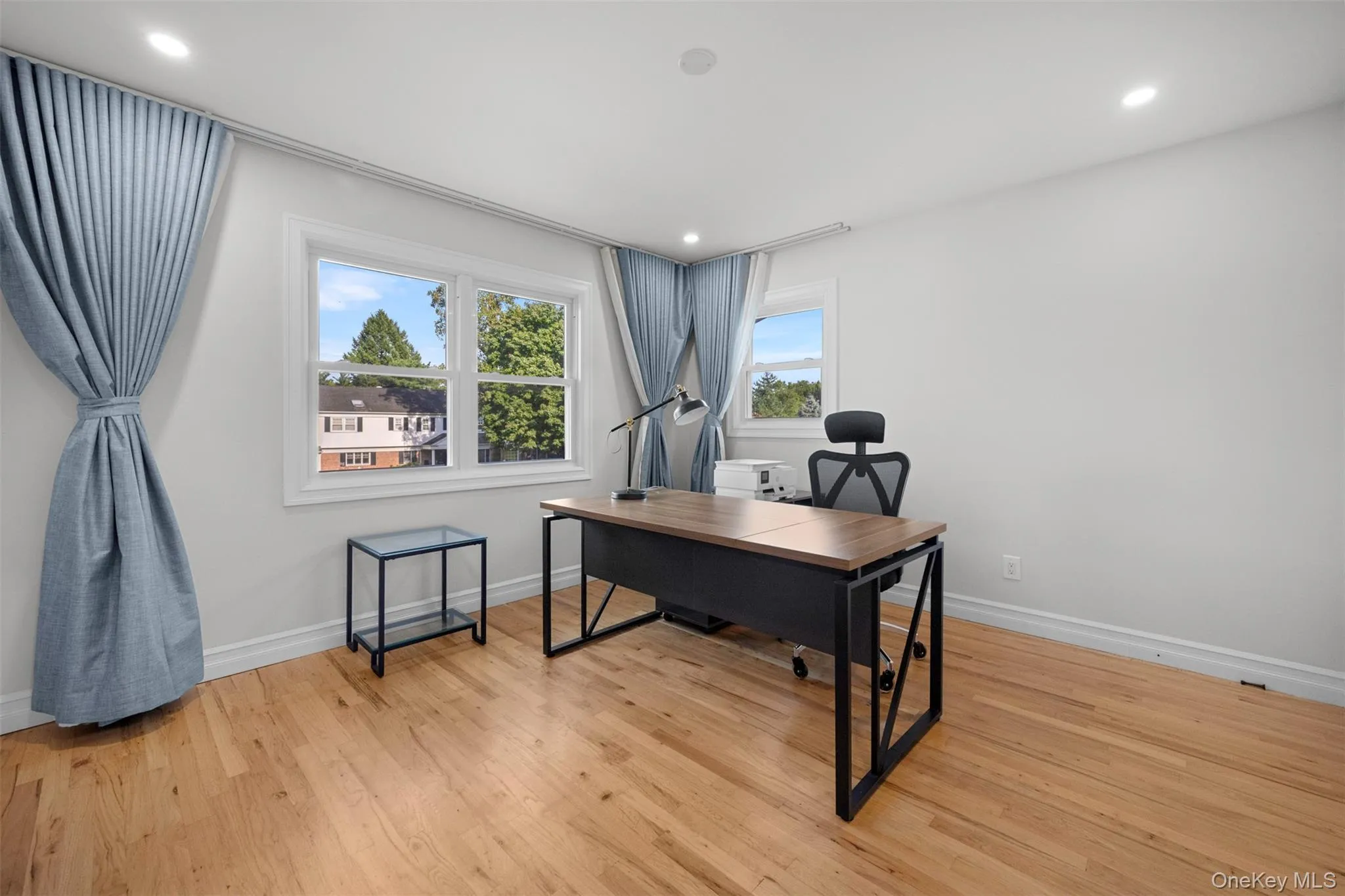 20 Chestnut Drive, North Hempstead, NY, 5 Bedrooms Bedrooms, 10 Rooms Rooms,4 BathroomsBathrooms,Residential,For Rent,Chestnut,0,1045469 20 Chestnut Drive, North Hempstead, NY, 5 Bedrooms Bedrooms, 10 Rooms Rooms,4 BathroomsBathrooms,Residential,For Rent,Chestnut,0,1045469