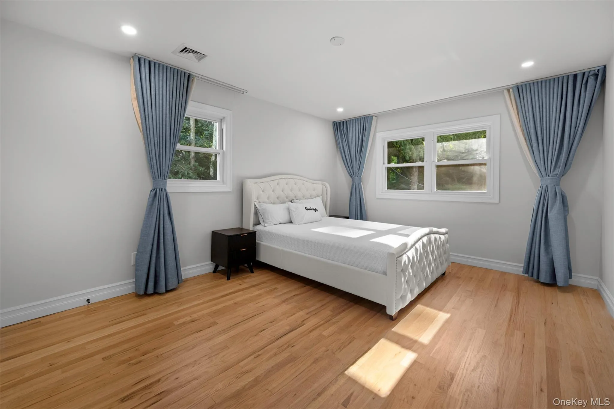 20 Chestnut Drive, North Hempstead, NY, 5 Bedrooms Bedrooms, 10 Rooms Rooms,4 BathroomsBathrooms,Residential,For Rent,Chestnut,0,1045469 20 Chestnut Drive, North Hempstead, NY, 5 Bedrooms Bedrooms, 10 Rooms Rooms,4 BathroomsBathrooms,Residential,For Rent,Chestnut,0,1045469