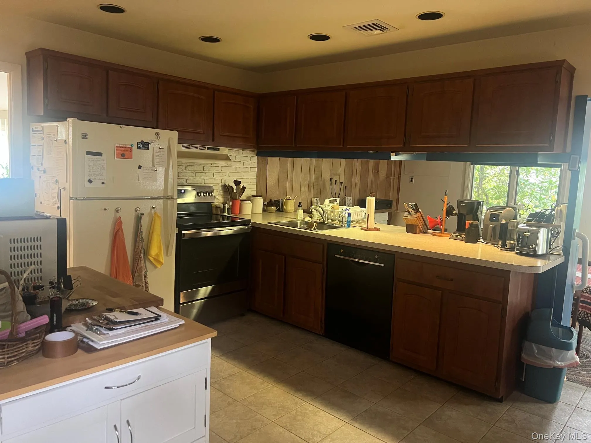 40 Laurel Drive, Brookhaven, NY, 3 Bedrooms Bedrooms, 6 Rooms Rooms,1 BathroomBathrooms,Residential,For Rent,Laurel,0,1045478 40 Laurel Drive, Brookhaven, NY, 3 Bedrooms Bedrooms, 6 Rooms Rooms,1 BathroomBathrooms,Residential,For Rent,Laurel,0,1045478