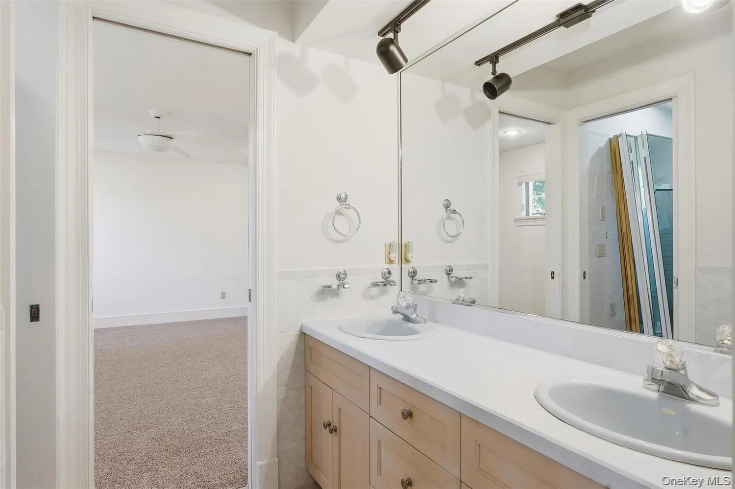 7 Dallas Drive, Poughkeepsie (town), NY, 5 Bedrooms Bedrooms, 9 Rooms Rooms,3 BathroomsBathrooms,Residential,For Rent,Dallas,0,1045480 7 Dallas Drive, Poughkeepsie (town), NY, 5 Bedrooms Bedrooms, 9 Rooms Rooms,3 BathroomsBathrooms,Residential,For Rent,Dallas,0,1045480