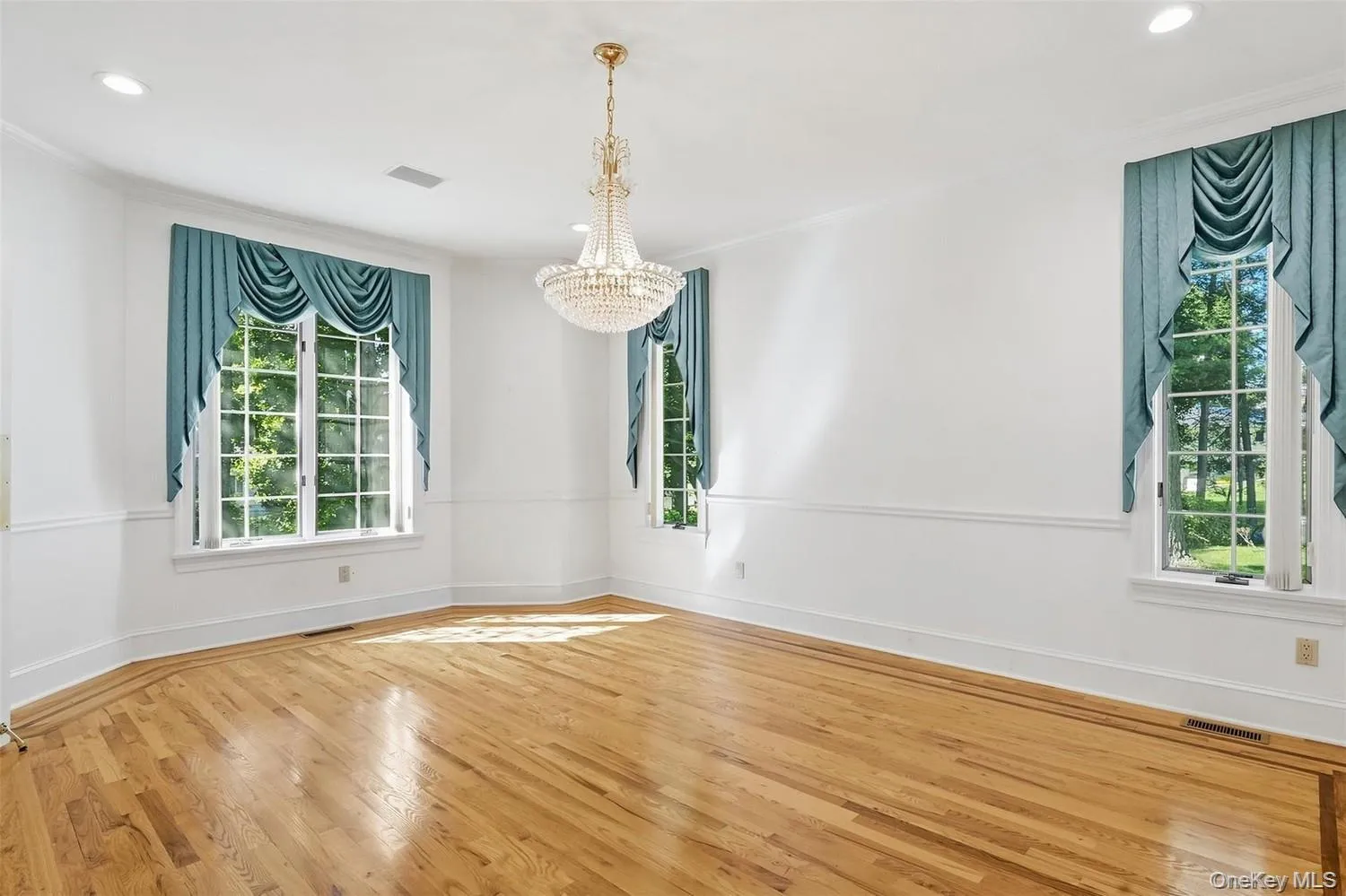 7 Dallas Drive, Poughkeepsie (town), NY, 5 Bedrooms Bedrooms, 9 Rooms Rooms,3 BathroomsBathrooms,Residential,For Rent,Dallas,0,1045480 7 Dallas Drive, Poughkeepsie (town), NY, 5 Bedrooms Bedrooms, 9 Rooms Rooms,3 BathroomsBathrooms,Residential,For Rent,Dallas,0,1045480
