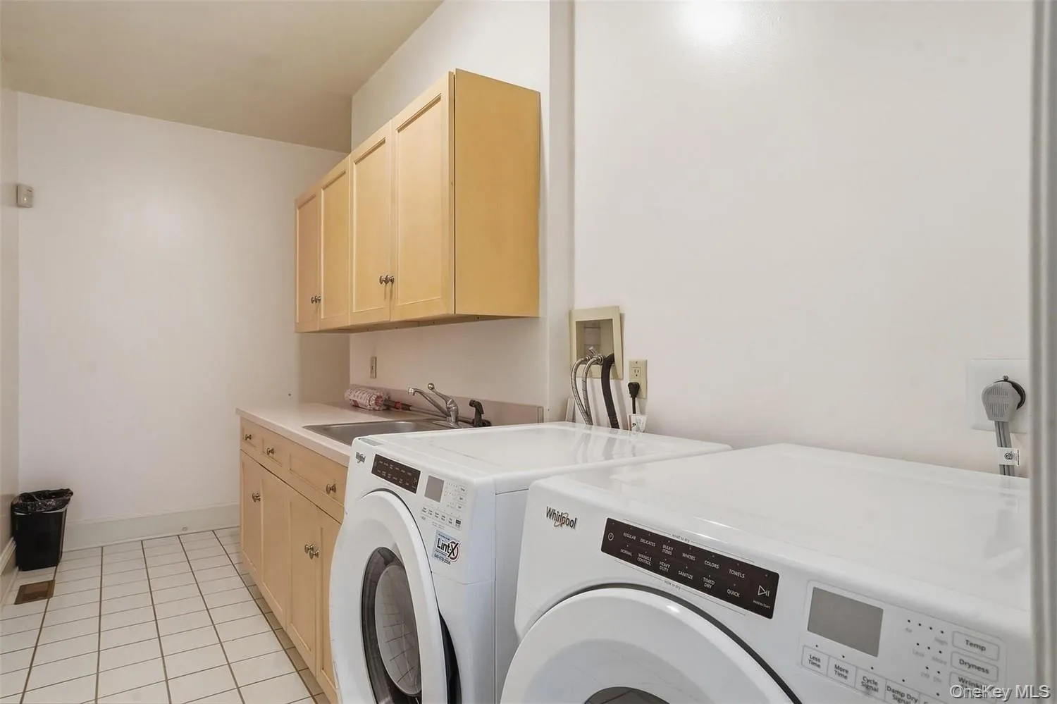 7 Dallas Drive, Poughkeepsie (town), NY, 5 Bedrooms Bedrooms, 9 Rooms Rooms,3 BathroomsBathrooms,Residential,For Rent,Dallas,0,1045480 7 Dallas Drive, Poughkeepsie (town), NY, 5 Bedrooms Bedrooms, 9 Rooms Rooms,3 BathroomsBathrooms,Residential,For Rent,Dallas,0,1045480