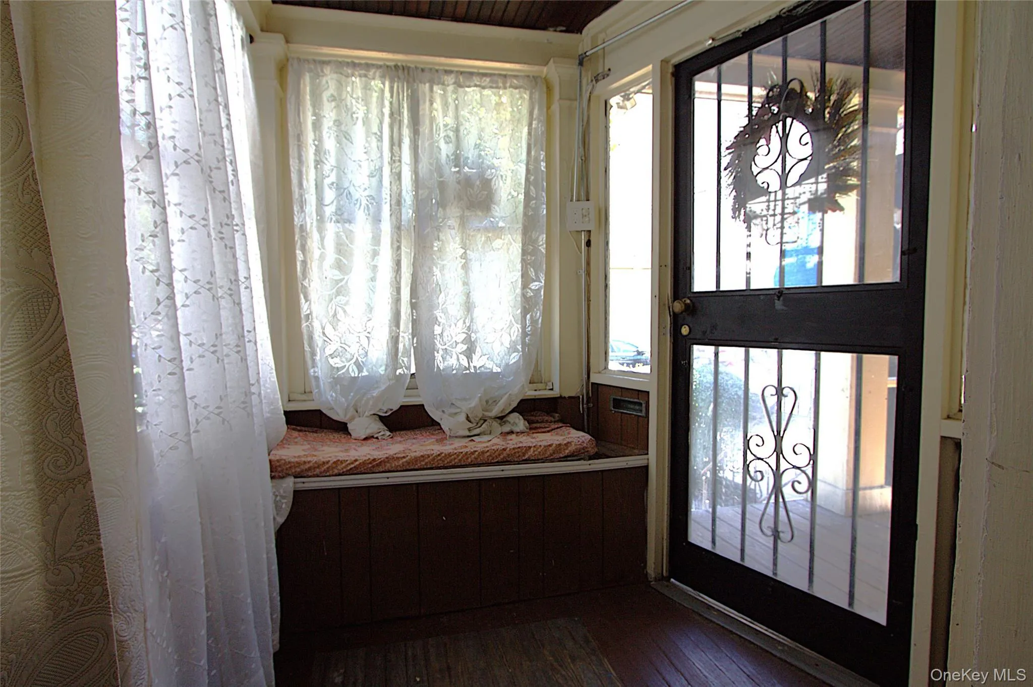 86-36 96th Street, New York, NY, 4 Bedrooms Bedrooms, 7 Rooms Rooms,1 BathroomBathrooms,Residential,For Rent,96th,0,1045482 86-36 96th Street, New York, NY, 4 Bedrooms Bedrooms, 7 Rooms Rooms,1 BathroomBathrooms,Residential,For Rent,96th,0,1045482