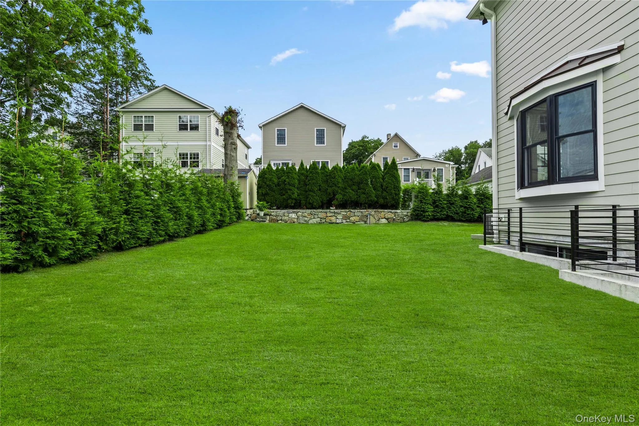 This section of the garden lies to the left of the property. This section of the garden lies to the left of the property.