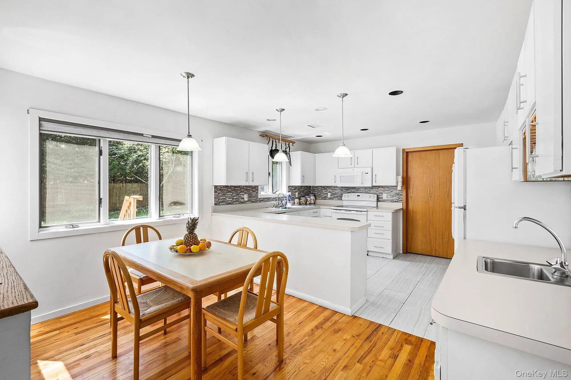 9 Hazelwood Avenue, Southampton, NY, 5 Bedrooms Bedrooms, 14 Rooms Rooms,3 BathroomsBathrooms,Residential,For Rent,Hazelwood,0,1045487 9 Hazelwood Avenue, Southampton, NY, 5 Bedrooms Bedrooms, 14 Rooms Rooms,3 BathroomsBathrooms,Residential,For Rent,Hazelwood,0,1045487