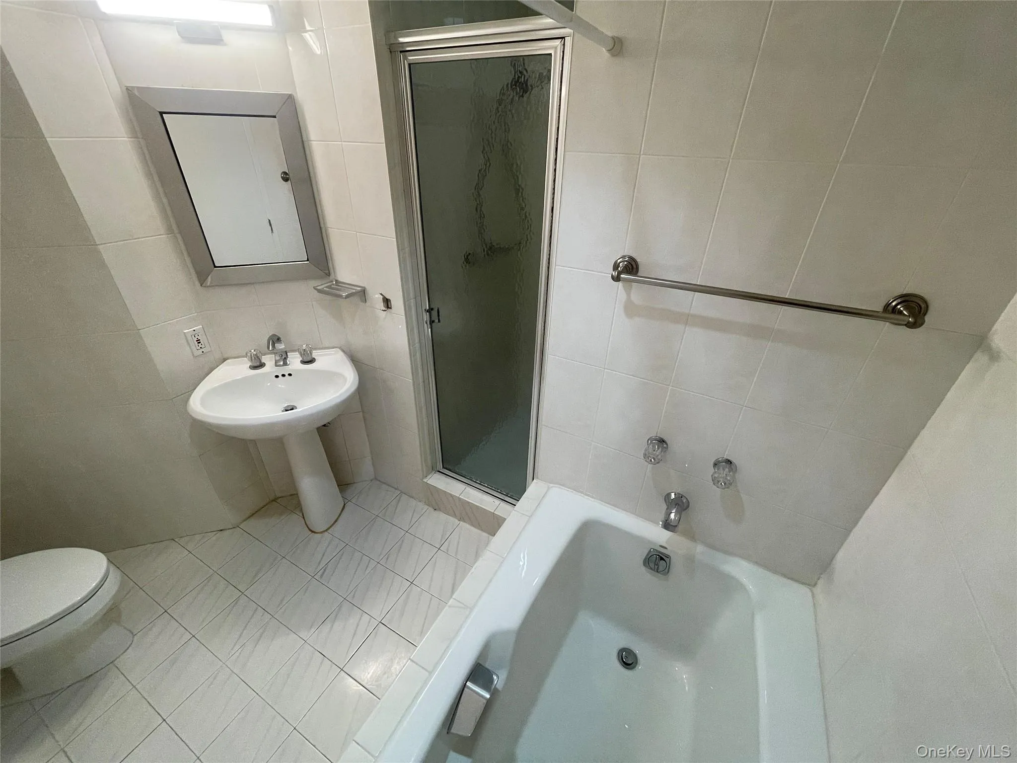 50 Hartsdale Avenue, Greenburgh, NY, 2 Bedrooms Bedrooms, 3 Rooms Rooms,2 BathroomsBathrooms,Residential Lease,For Rent,Hartsdale,0,1045500 50 Hartsdale Avenue, Greenburgh, NY, 2 Bedrooms Bedrooms, 3 Rooms Rooms,2 BathroomsBathrooms,Residential Lease,For Rent,Hartsdale,0,1045500