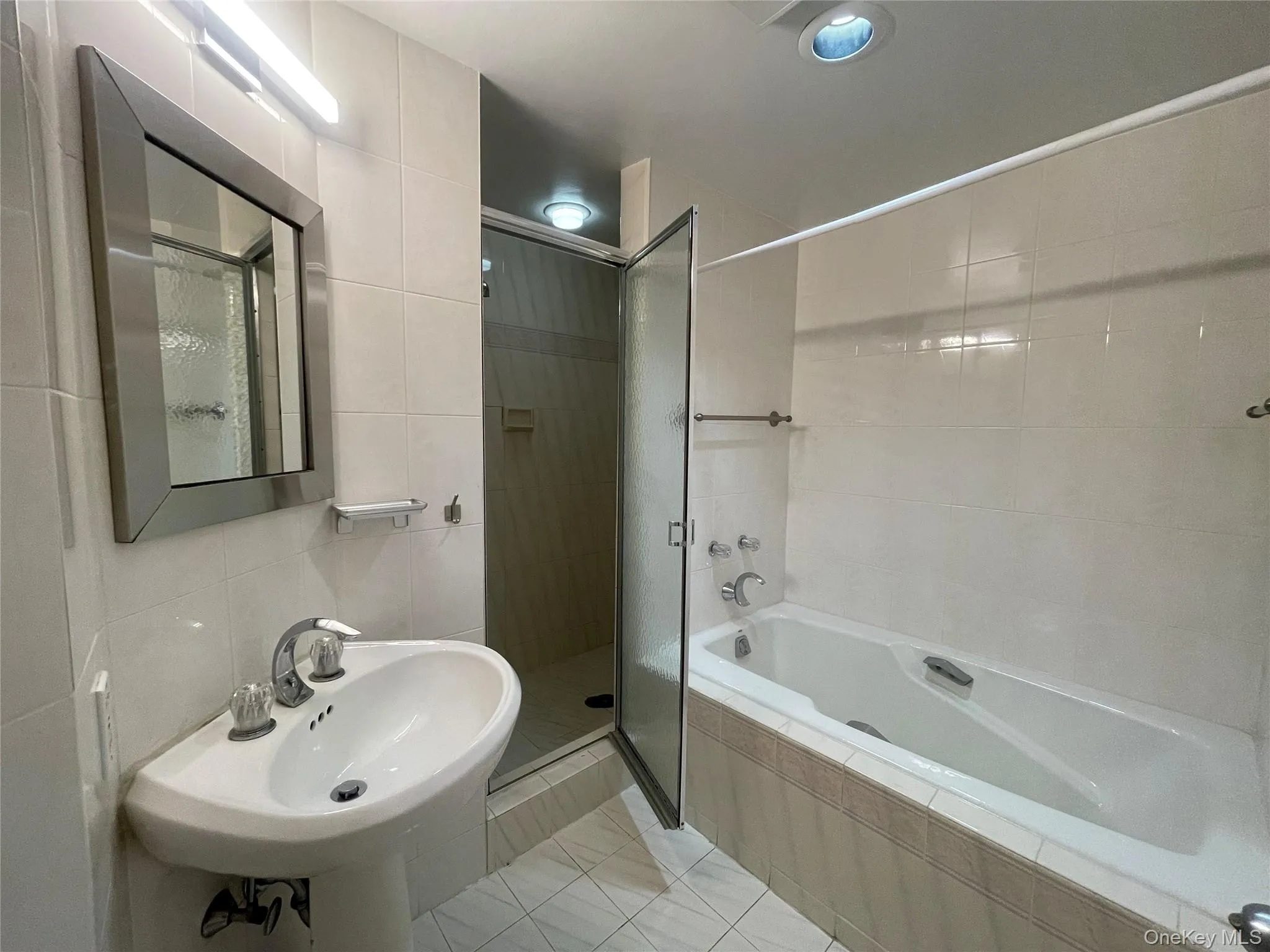 50 Hartsdale Avenue, Greenburgh, NY, 2 Bedrooms Bedrooms, 3 Rooms Rooms,2 BathroomsBathrooms,Residential Lease,For Rent,Hartsdale,0,1045500 50 Hartsdale Avenue, Greenburgh, NY, 2 Bedrooms Bedrooms, 3 Rooms Rooms,2 BathroomsBathrooms,Residential Lease,For Rent,Hartsdale,0,1045500
