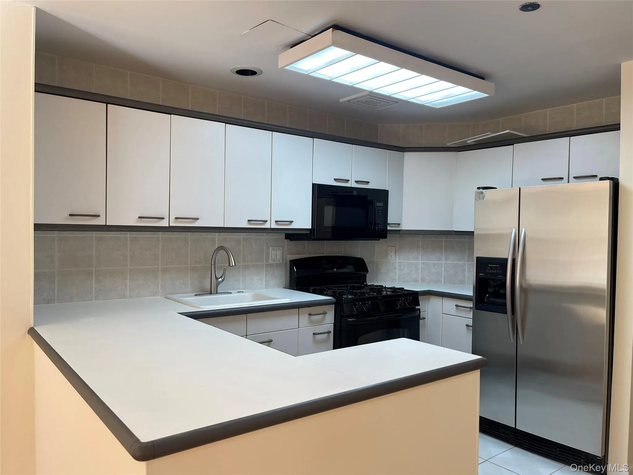 50 Hartsdale Avenue, Greenburgh, NY, 2 Bedrooms Bedrooms, 3 Rooms Rooms,2 BathroomsBathrooms,Residential Lease,For Rent,Hartsdale,0,1045500 50 Hartsdale Avenue, Greenburgh, NY, 2 Bedrooms Bedrooms, 3 Rooms Rooms,2 BathroomsBathrooms,Residential Lease,For Rent,Hartsdale,0,1045500