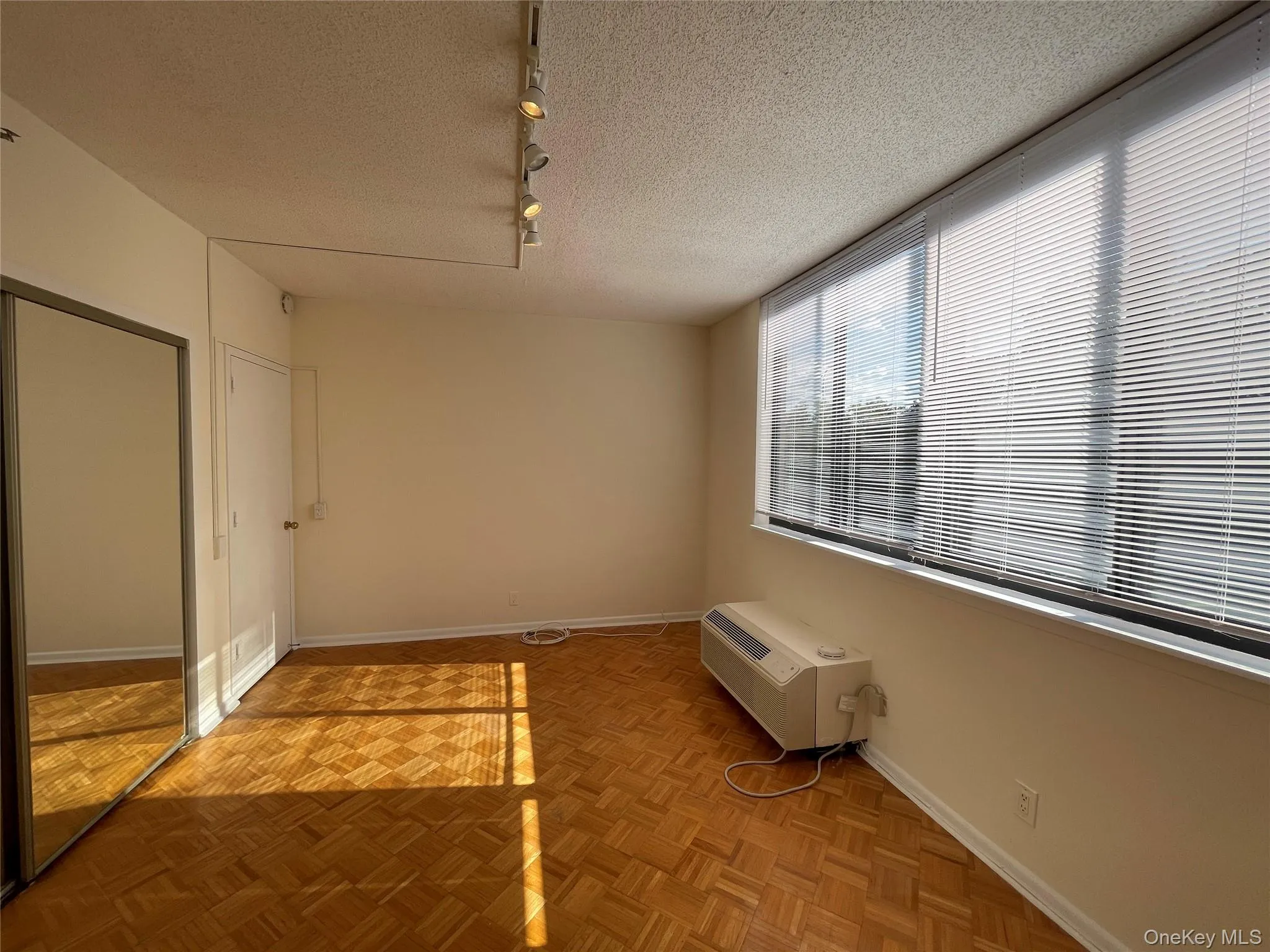 50 Hartsdale Avenue, Greenburgh, NY, 2 Bedrooms Bedrooms, 3 Rooms Rooms,2 BathroomsBathrooms,Residential Lease,For Rent,Hartsdale,0,1045500 50 Hartsdale Avenue, Greenburgh, NY, 2 Bedrooms Bedrooms, 3 Rooms Rooms,2 BathroomsBathrooms,Residential Lease,For Rent,Hartsdale,0,1045500