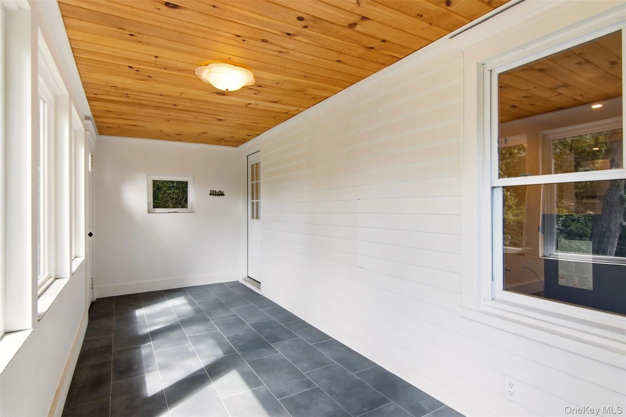 69 Ridgeway Avenue, Brookhaven, NY, 3 Bedrooms Bedrooms, 7 Rooms Rooms,1 BathroomBathrooms,Residential,For Rent,Ridgeway,0,1045503 69 Ridgeway Avenue, Brookhaven, NY, 3 Bedrooms Bedrooms, 7 Rooms Rooms,1 BathroomBathrooms,Residential,For Rent,Ridgeway,0,1045503