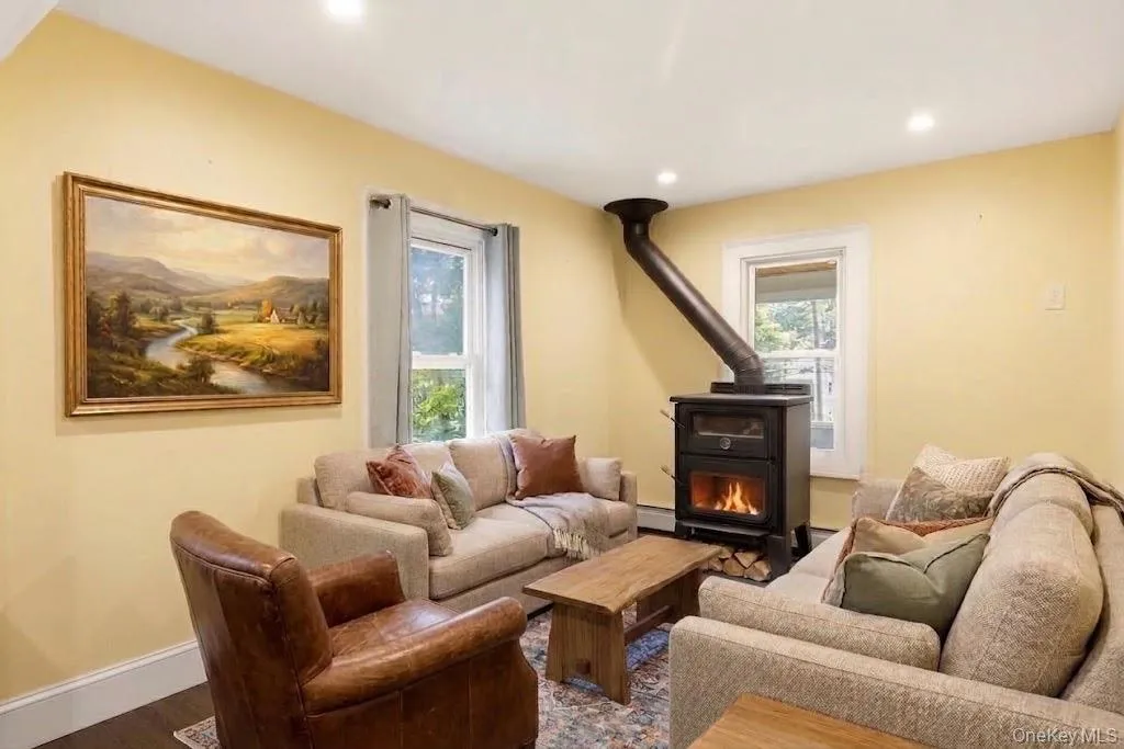 69 Ridgeway Avenue, Brookhaven, NY, 3 Bedrooms Bedrooms, 7 Rooms Rooms,1 BathroomBathrooms,Residential,For Rent,Ridgeway,0,1045503 69 Ridgeway Avenue, Brookhaven, NY, 3 Bedrooms Bedrooms, 7 Rooms Rooms,1 BathroomBathrooms,Residential,For Rent,Ridgeway,0,1045503