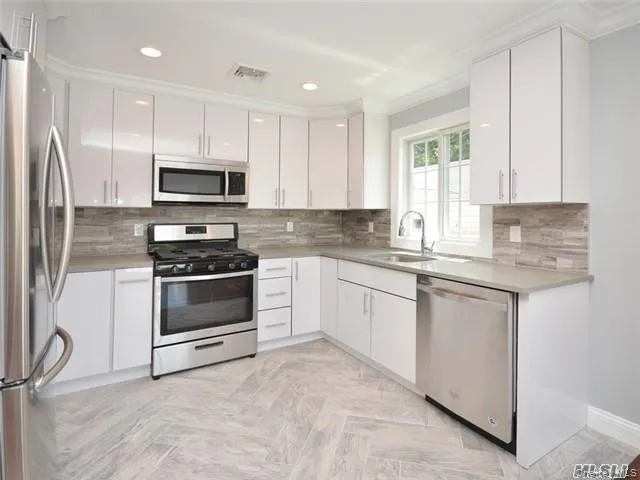 12 Nesaquake Avenue, North Hempstead, NY, 3 Bedrooms Bedrooms, 5 Rooms Rooms,2 BathroomsBathrooms,Residential Lease,For Rent,Nesaquake,0,1045506 12 Nesaquake Avenue, North Hempstead, NY, 3 Bedrooms Bedrooms, 5 Rooms Rooms,2 BathroomsBathrooms,Residential Lease,For Rent,Nesaquake,0,1045506