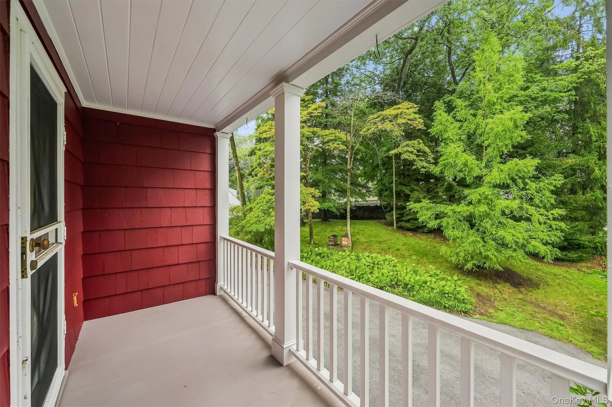 Covered Porch perfect for morning coffee or evening sunsets Covered Porch perfect for morning coffee or evening sunsets