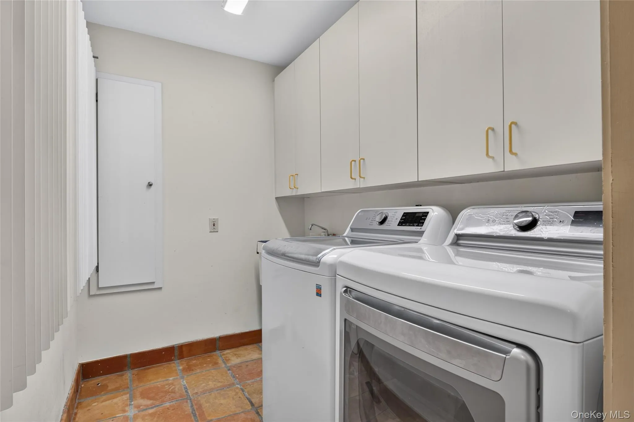 291 Deep Hole Road, Riverhead, NY, 4 Bedrooms Bedrooms, 9 Rooms Rooms,3 BathroomsBathrooms,Residential,For Rent,Deep Hole,0,1045509 291 Deep Hole Road, Riverhead, NY, 4 Bedrooms Bedrooms, 9 Rooms Rooms,3 BathroomsBathrooms,Residential,For Rent,Deep Hole,0,1045509