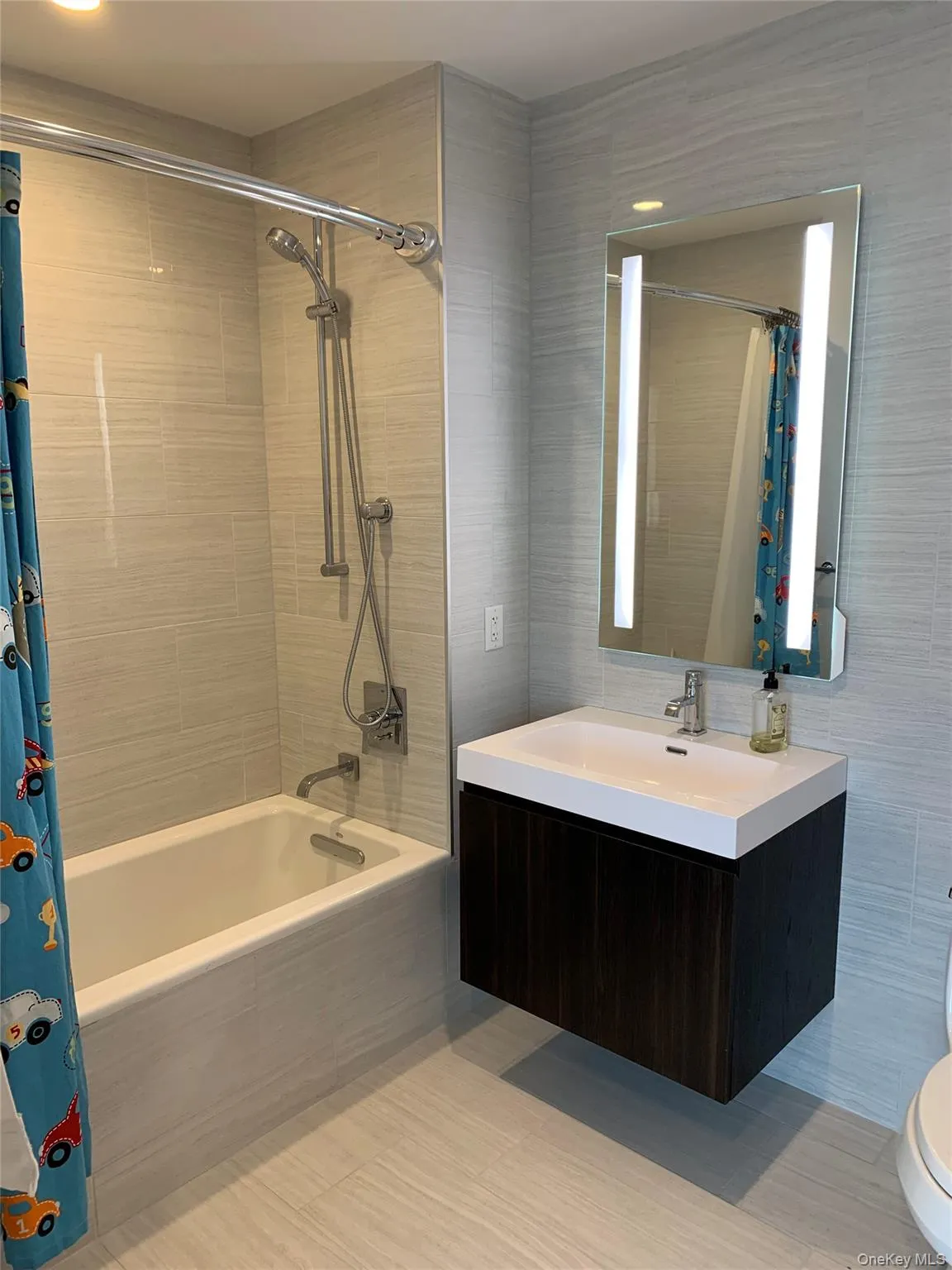 131-03 40th Road, New York, NY, 2 Bedrooms Bedrooms, 6 Rooms Rooms,2 BathroomsBathrooms,Residential Lease,For Rent,40th,0,1045510 131-03 40th Road, New York, NY, 2 Bedrooms Bedrooms, 6 Rooms Rooms,2 BathroomsBathrooms,Residential Lease,For Rent,40th,0,1045510