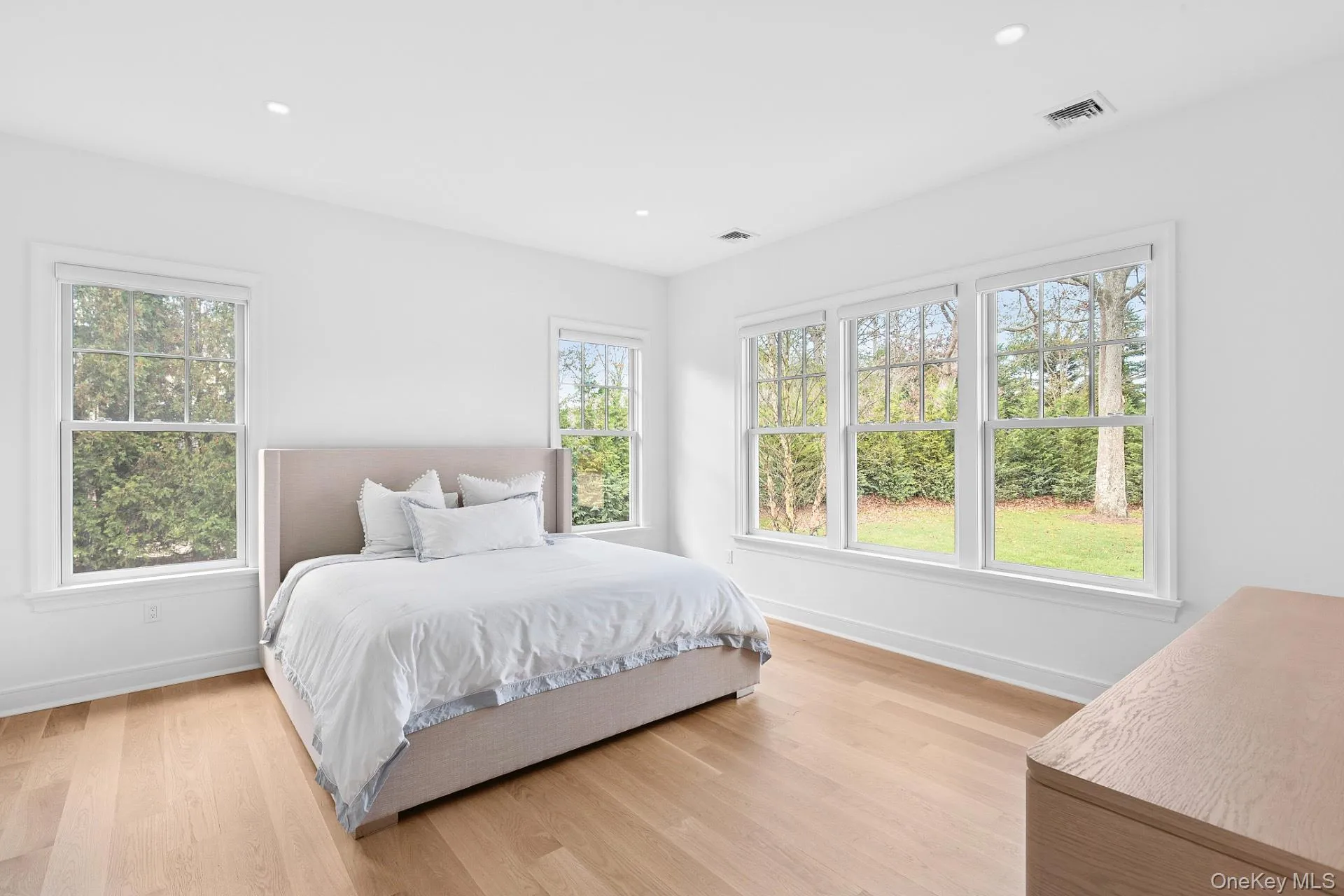 165 Oneck Lane, Southampton, NY, 5 Bedrooms Bedrooms, 12 Rooms Rooms,5 BathroomsBathrooms,Residential Lease,For Rent,Oneck,0,1045512 165 Oneck Lane, Southampton, NY, 5 Bedrooms Bedrooms, 12 Rooms Rooms,5 BathroomsBathrooms,Residential Lease,For Rent,Oneck,0,1045512