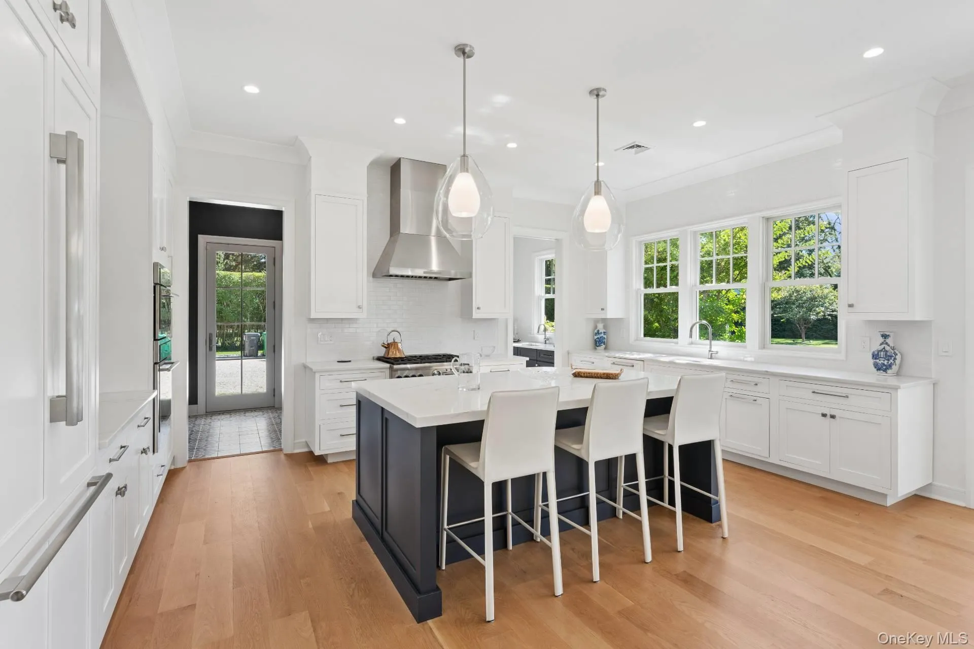 165 Oneck Lane, Southampton, New York 11978