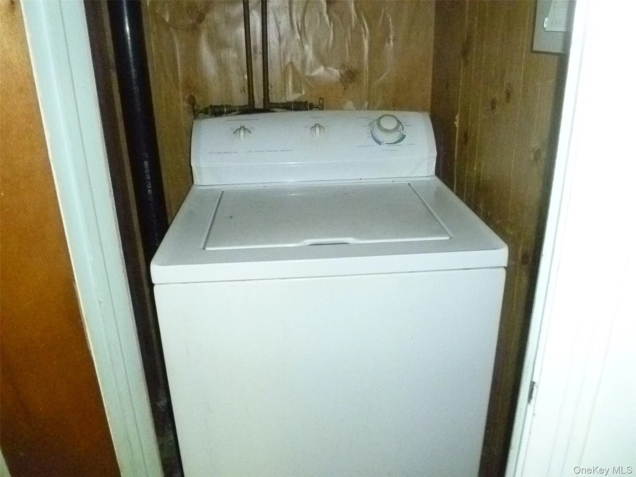 17 Chestnut Lane, Newburgh (town), NY, 3 Bedrooms Bedrooms, 7 Rooms Rooms,1 BathroomBathrooms,Residential,For Rent,Chestnut,0,1045516 17 Chestnut Lane, Newburgh (town), NY, 3 Bedrooms Bedrooms, 7 Rooms Rooms,1 BathroomBathrooms,Residential,For Rent,Chestnut,0,1045516